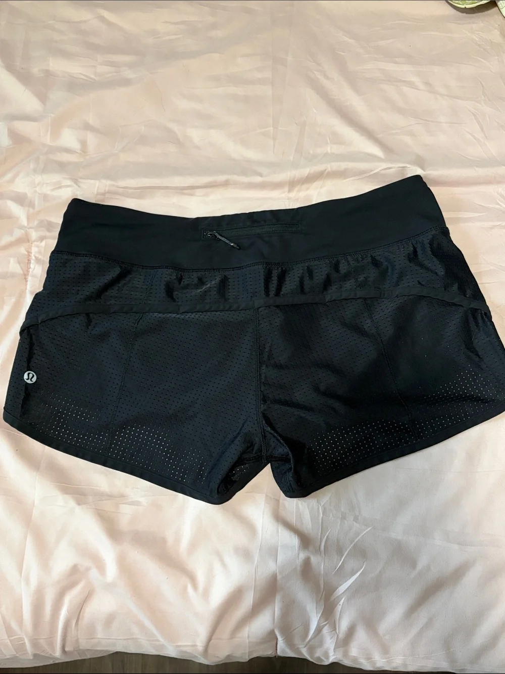 Lululemon Speed Short Mesh Black Perforated High Rise 3” Sz 8 Running Training