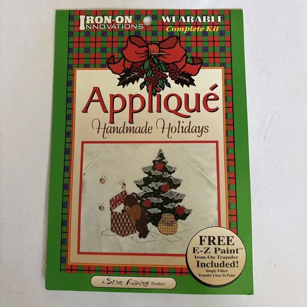 VINTAGE Holiday 90S IRON ON APPLIQUÉ‎ DESIGN FABRIC KIT Christmas Tree With Bear
