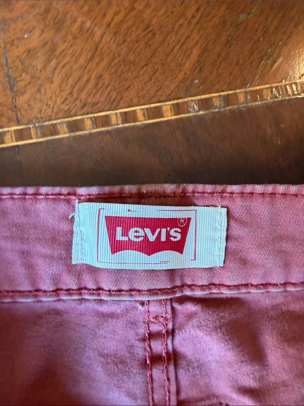 Levis levi flat