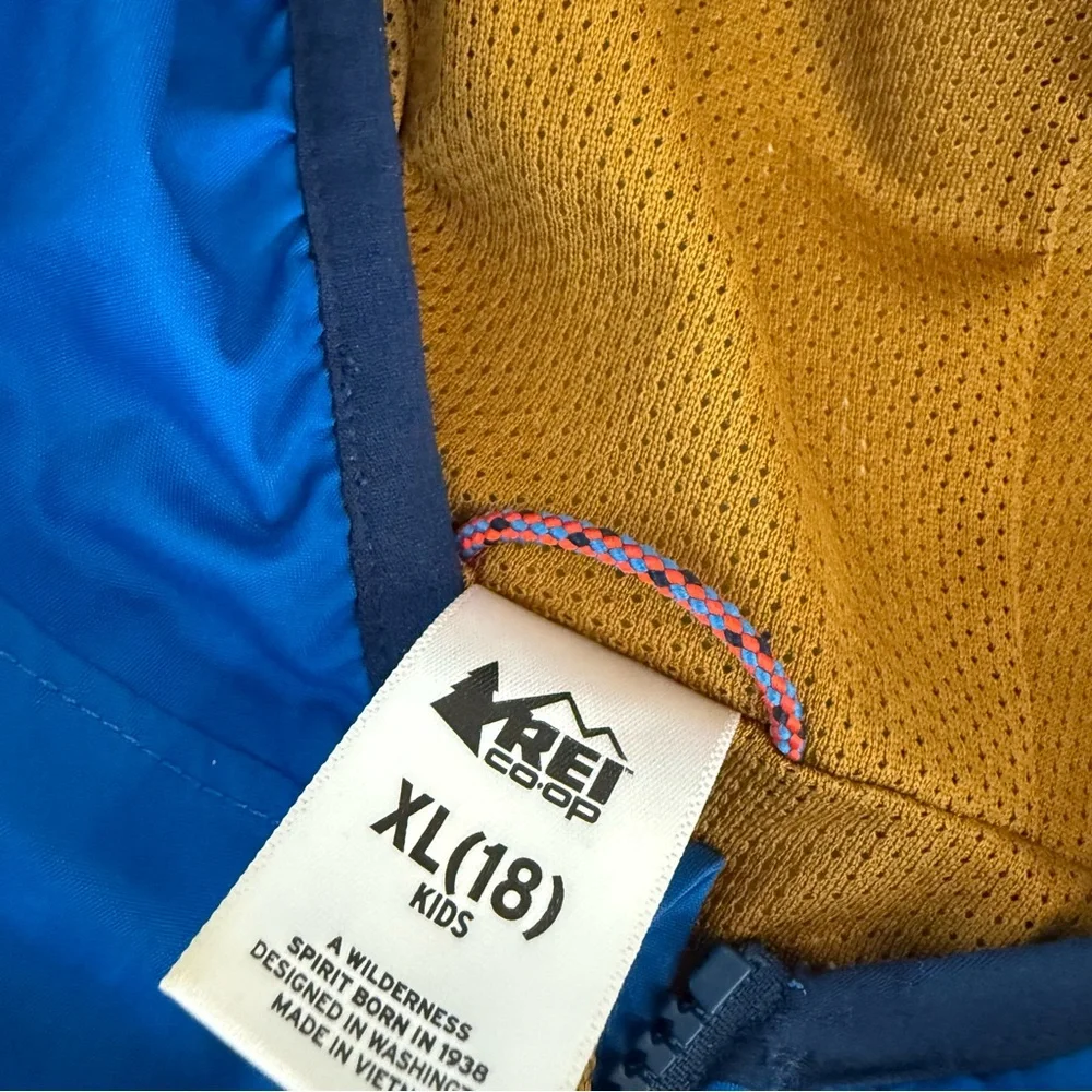 REI stylish comfortable
