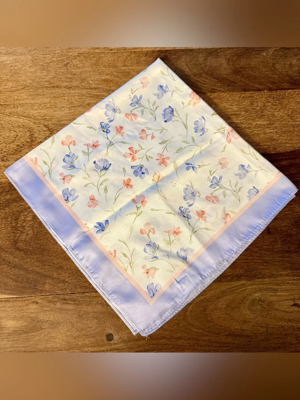 NWT LAVENDER FLORAL SILKY BANDANA SCARF, VERSATILE
