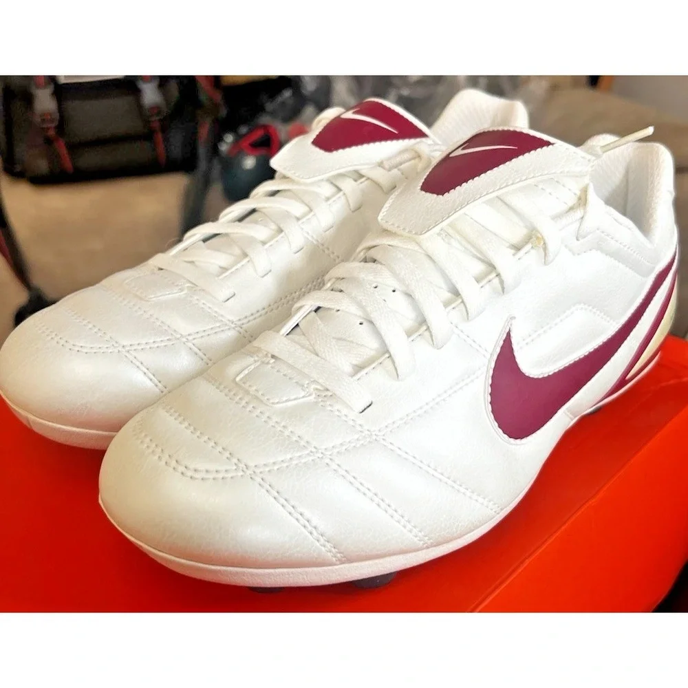 Vintage Nike Tiempo Natural II VT White/Crimson Soccer Cleats Men's Size 11.5