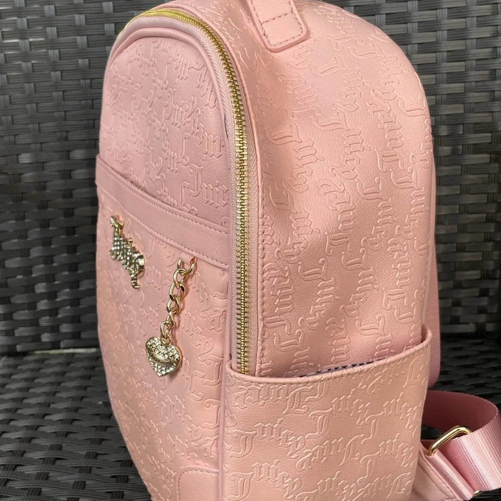 Juicy Couture elegant light