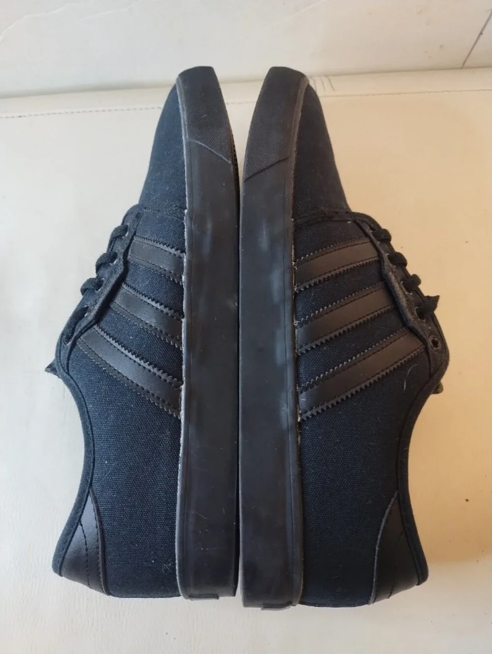 adidas casual very barely
