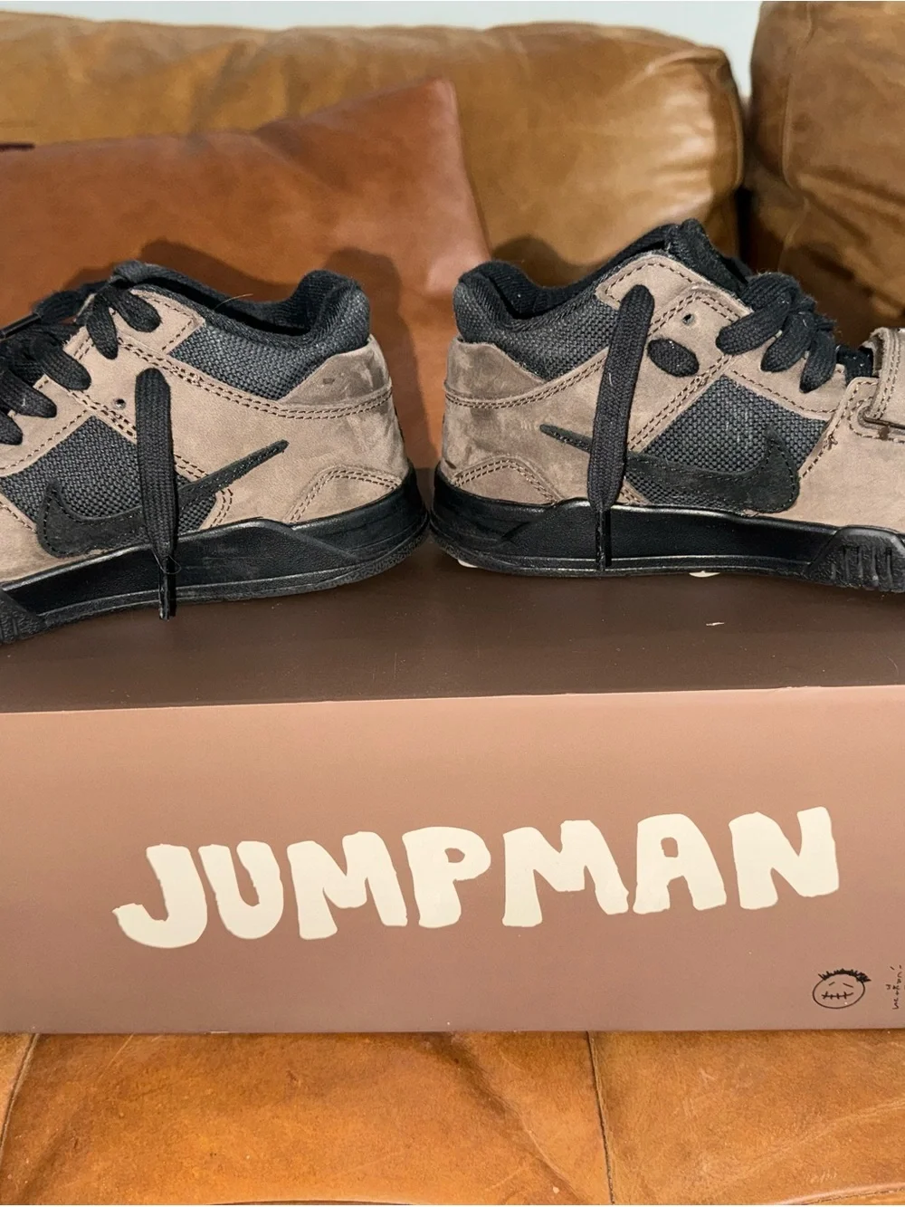 Jumpman mens Sneakers in Brown and Black Travis Scott