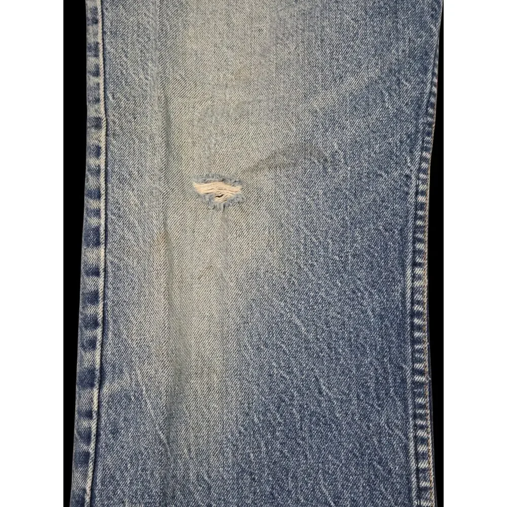 Levis product distressed
