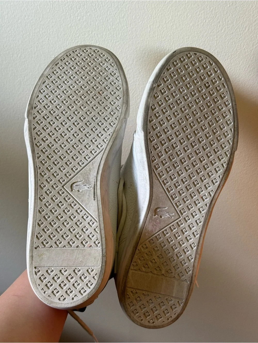 Lacoste low top