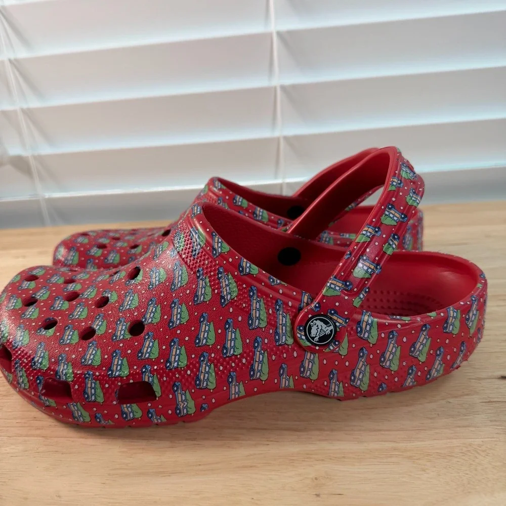 CROCS vineyard vines