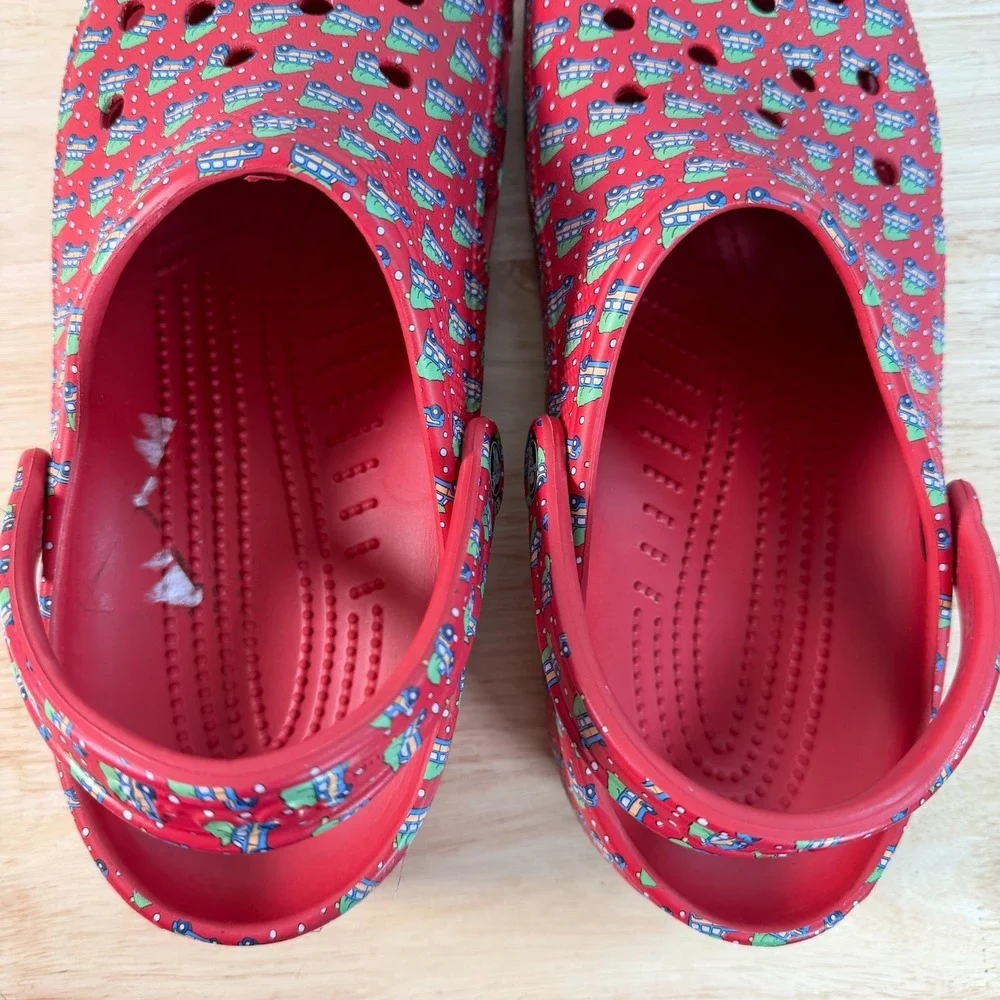 CROCS vineyard vines