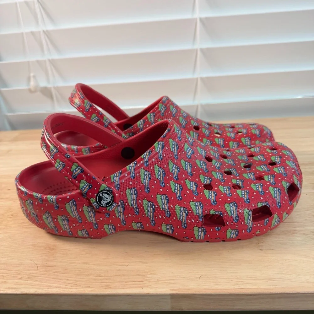 CROCS vineyard vines