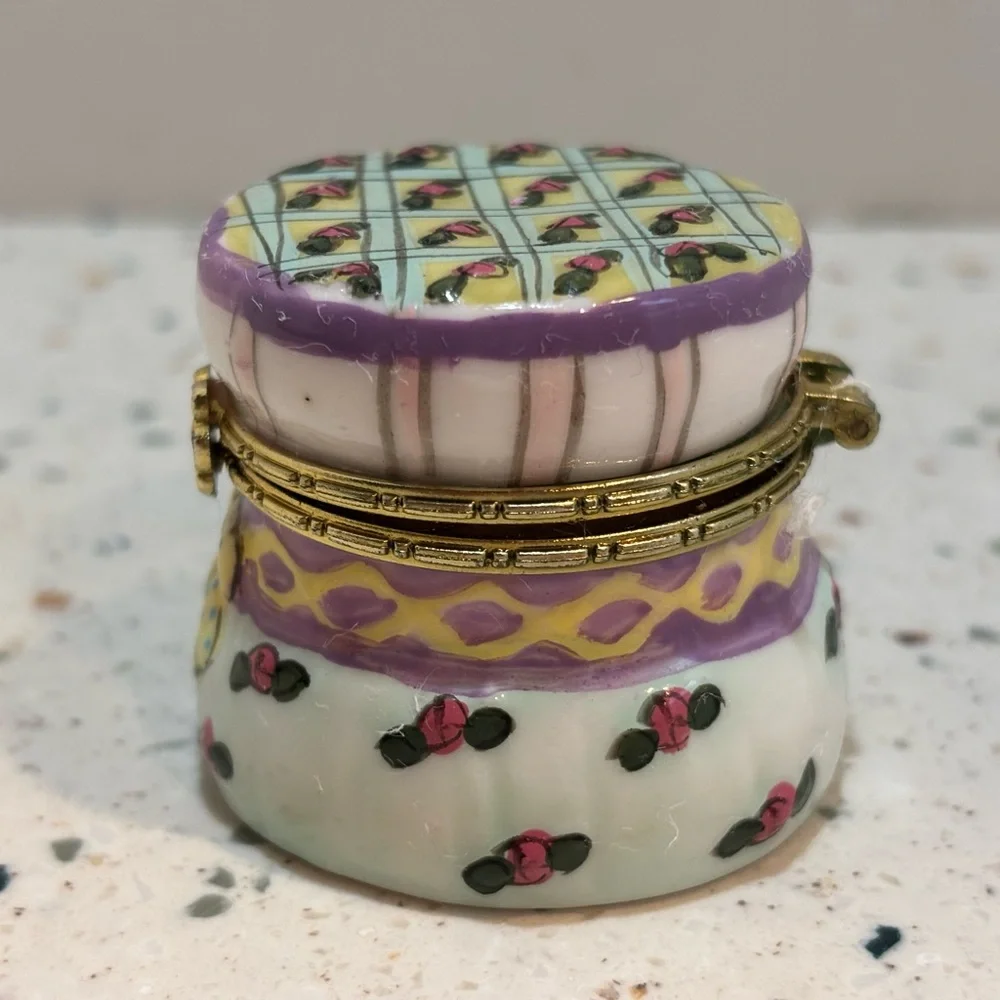 N/A charming porcelain