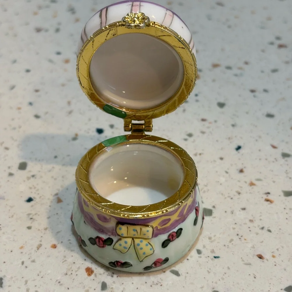 N/A charming porcelain