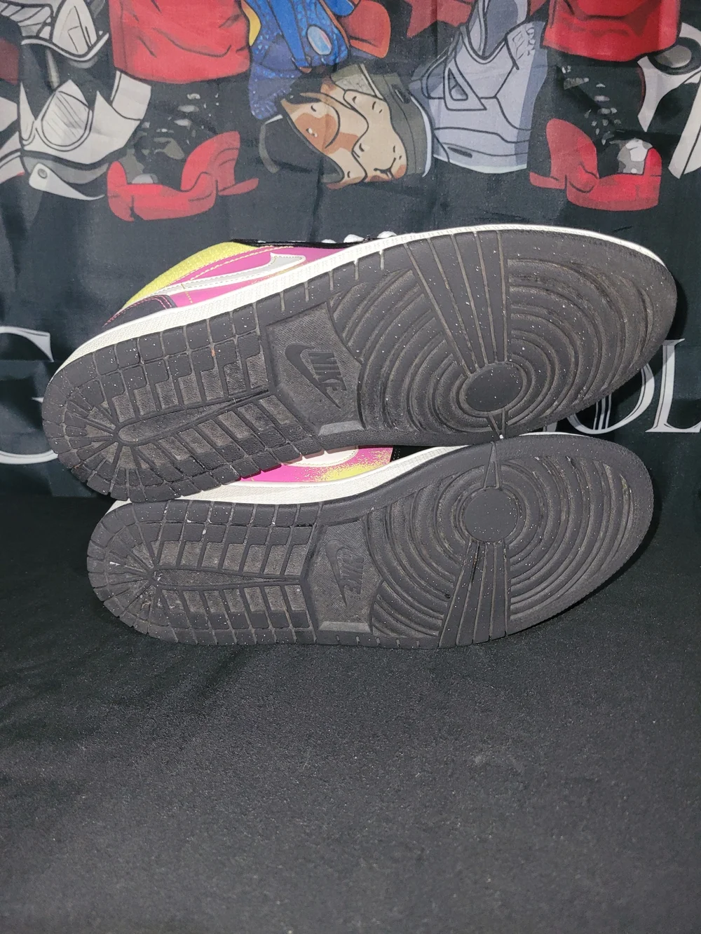 Nike black yellow blocking