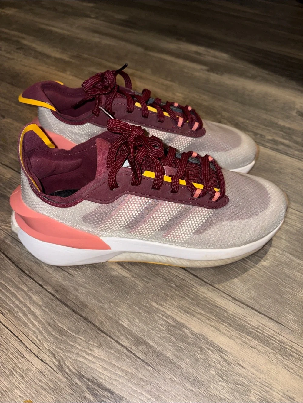 adidas avryn grey