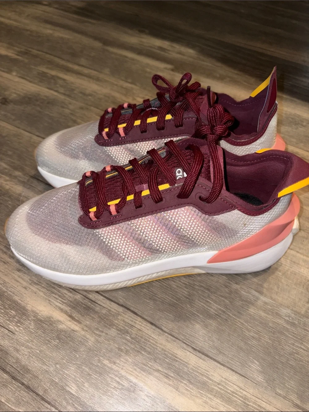 adidas avryn grey