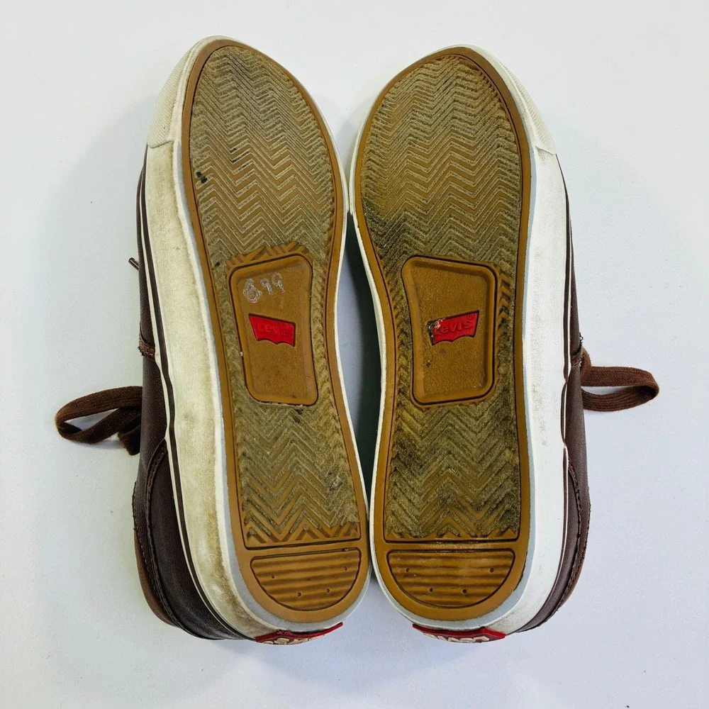 Levis levi low