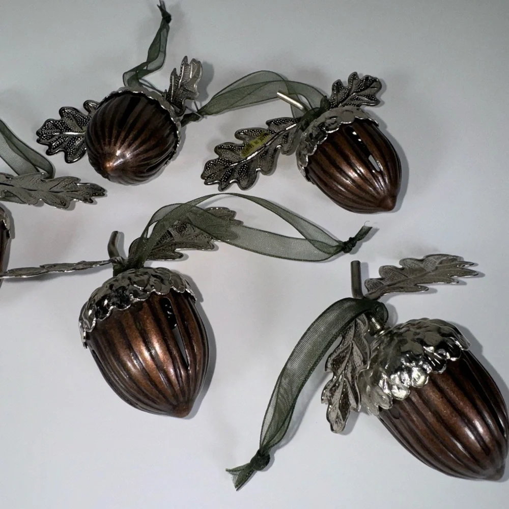 N/A vintage acorn