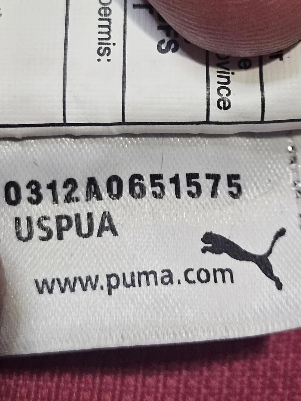 Puma – Teamsport 20 Inch Duffel Bag PUMA Pink and Black Soccer Baseball GYM pack