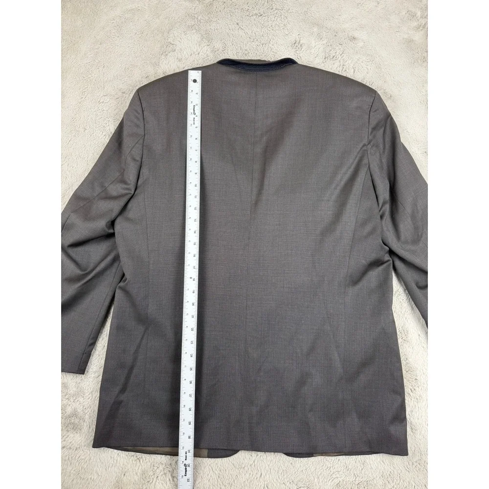 Hugo Boss out buttons