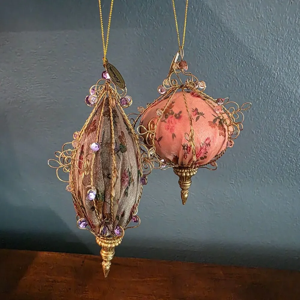 2 Vintage Victorian Wired Finial Floral Ornaments Katherine’s Collection Gold