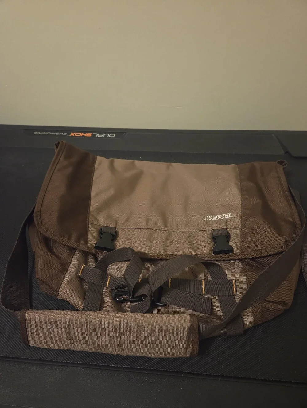 BROWN JANSPORT LAPTOP  MESSENGER Bag