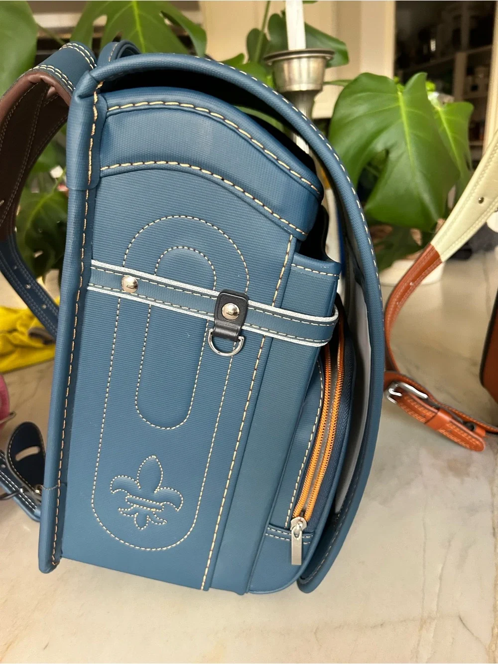 NWOT Classic JapaneseRadoseru Blue Structured Crossbody Bag with Fleur Accent