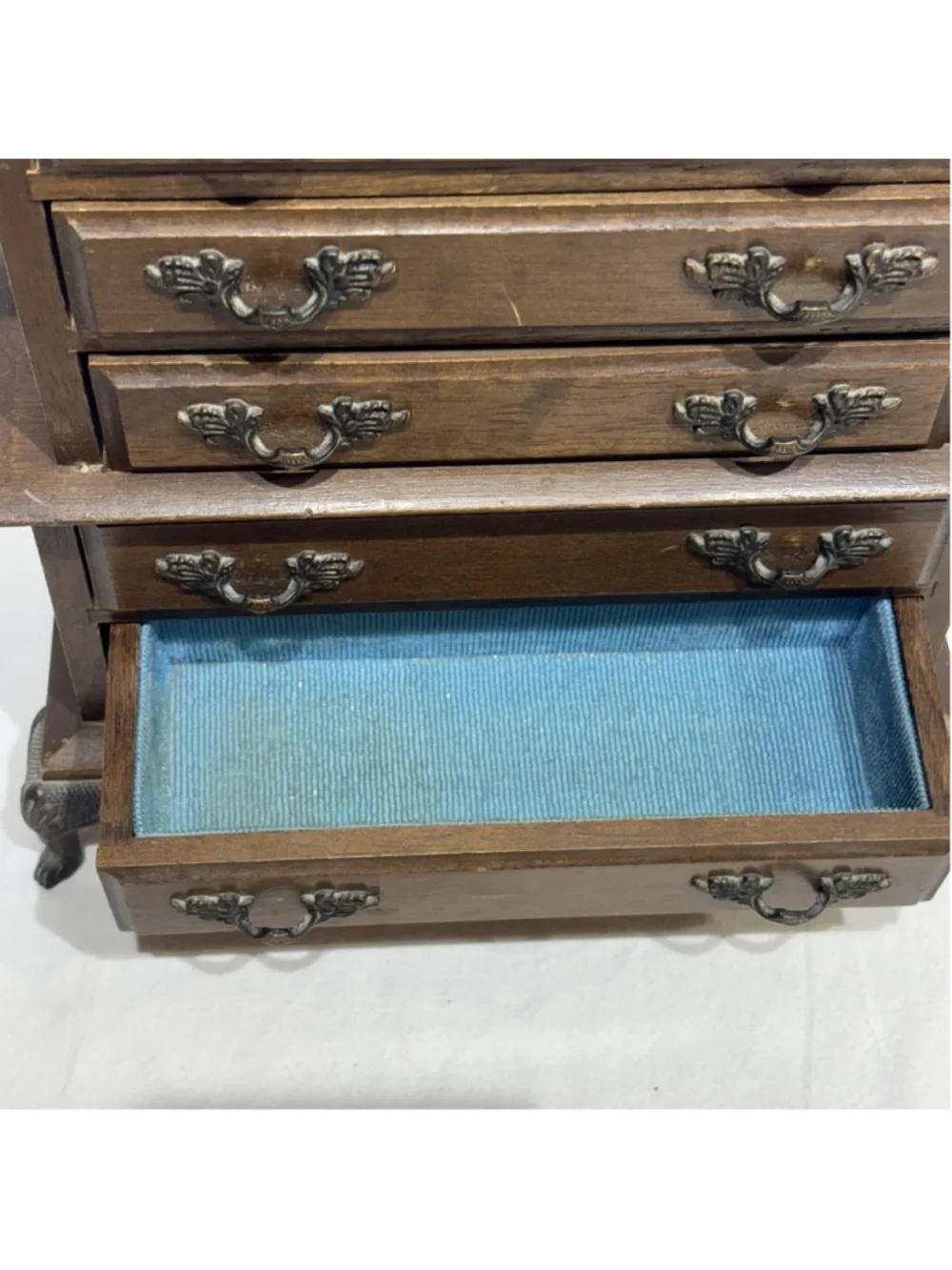 Unbranded beautiful vintage