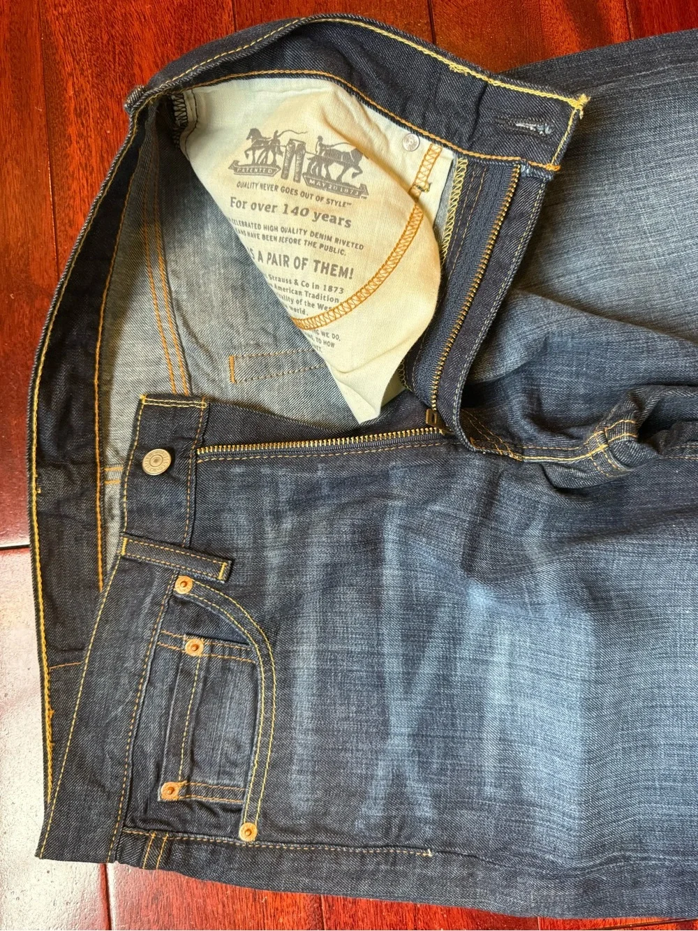Levis design medium denim