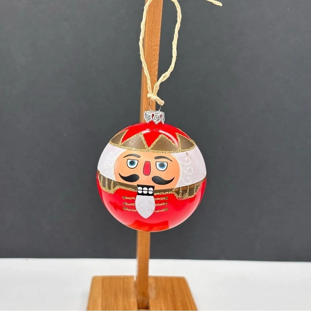Vtg wood articulating pull string nutcracker & (1) Plastic Nutcracker Ornament