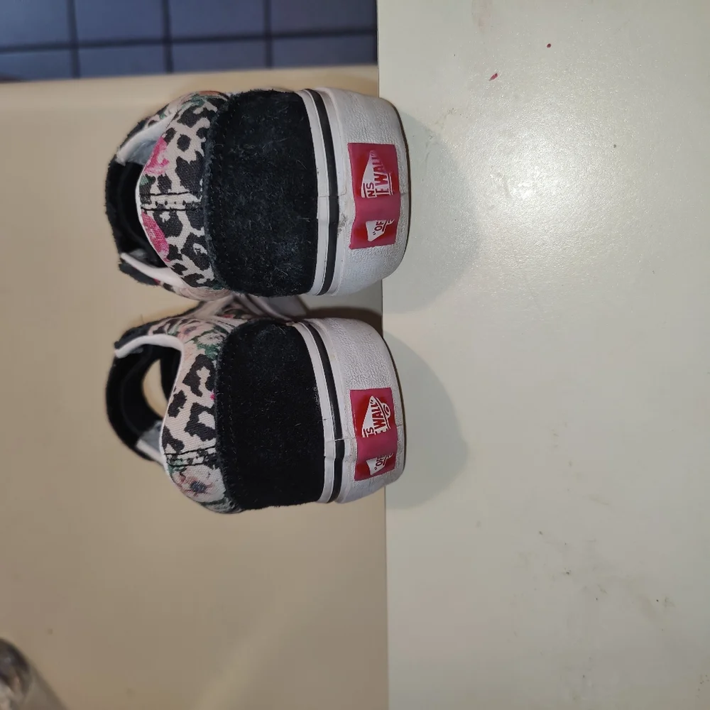 Vans girls shoes black and floral print size 1