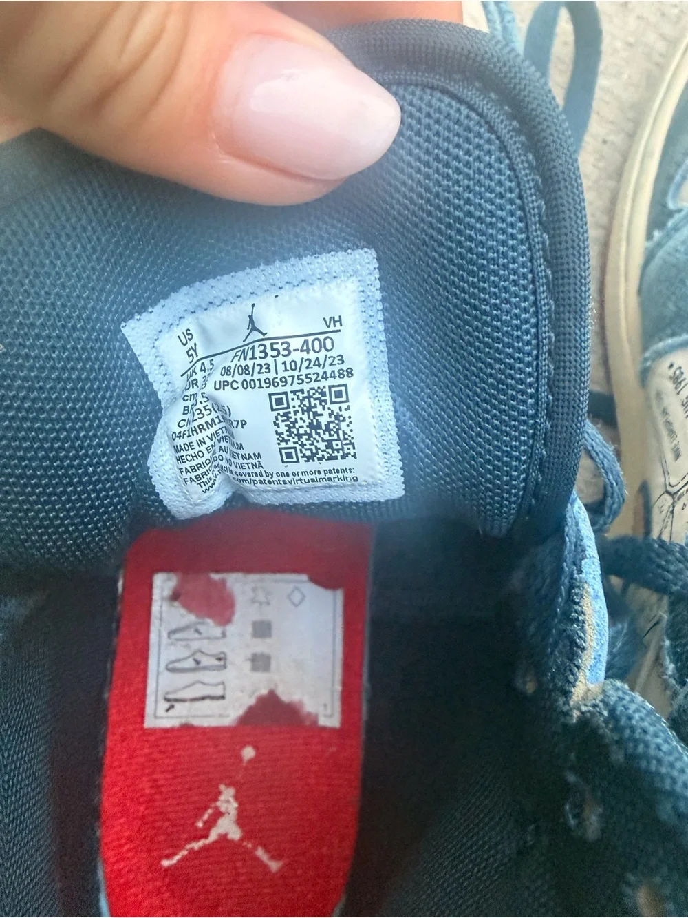 Nike air jordan 1 mid se gs take flight hold passport