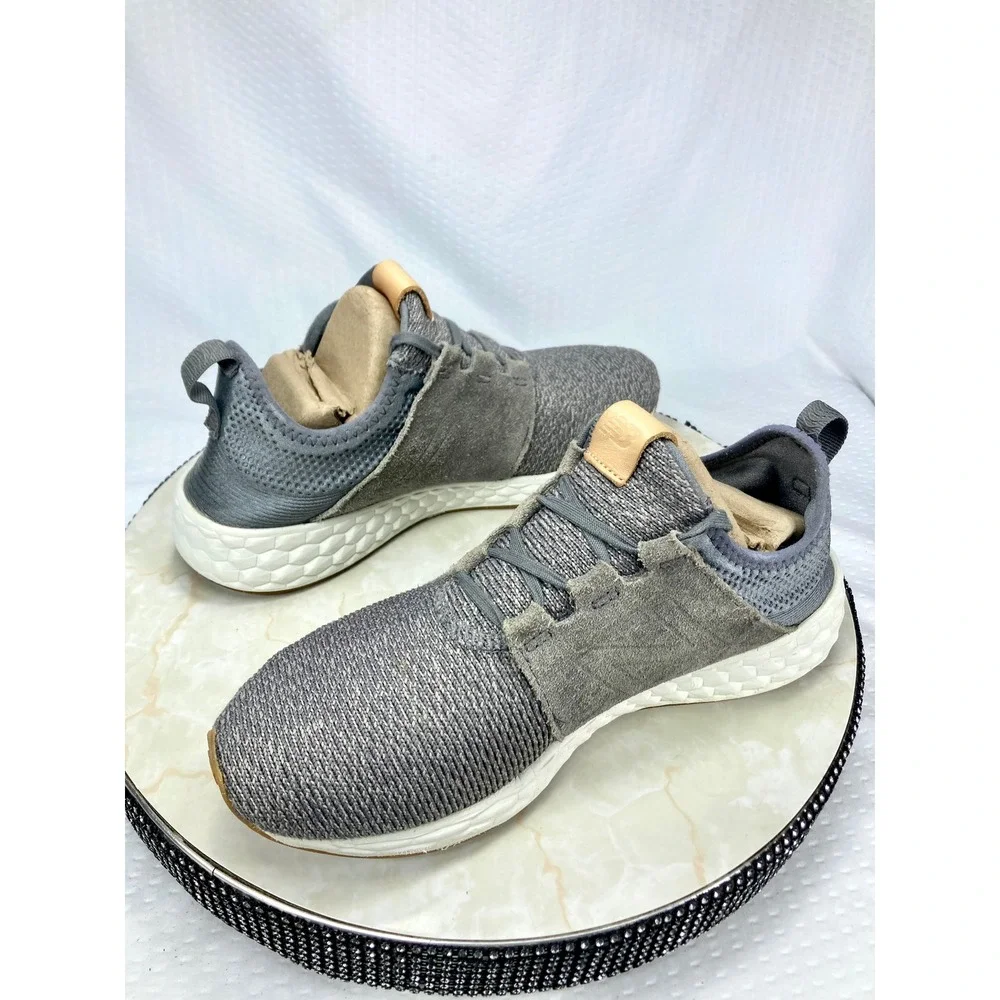 New Balance gray slip