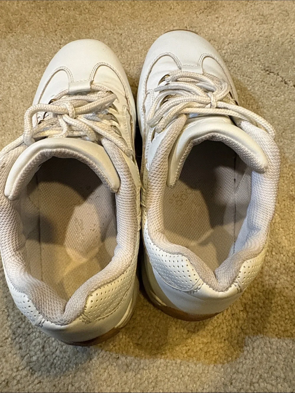 Lugz Men’s White Lace-Up Sneakers with Brown Sole-Size 8.5