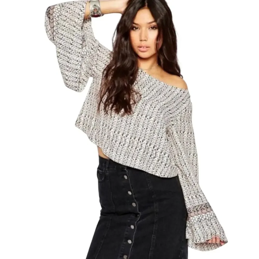 FREE PEOPLE Women’s Stars Aligned Boho Flare Sleeve Printed Crop Top
