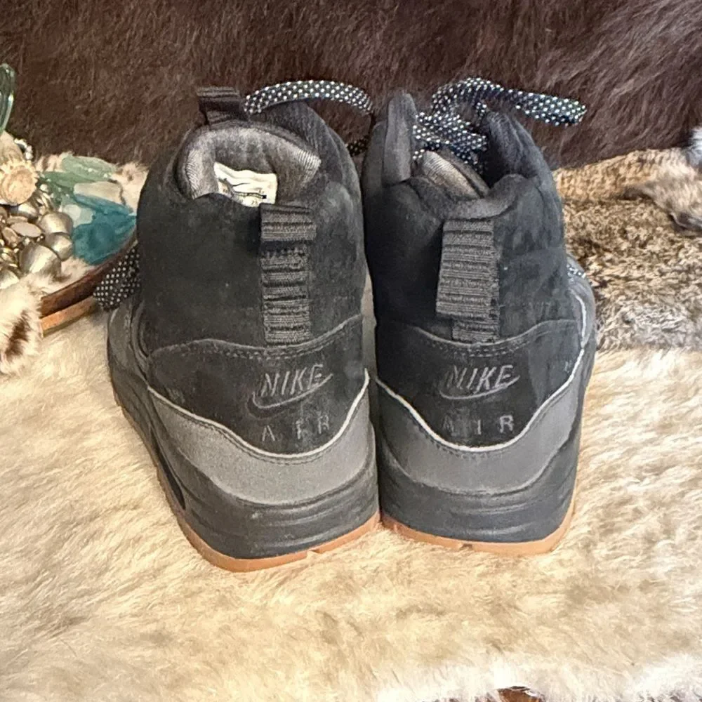 Nike versatile men