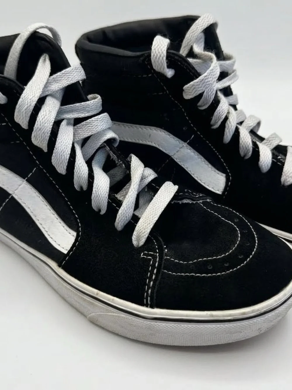 Vans Black and White Sk8-Hi Style Men's Sneakers Size 5.5 or Women's 7.5