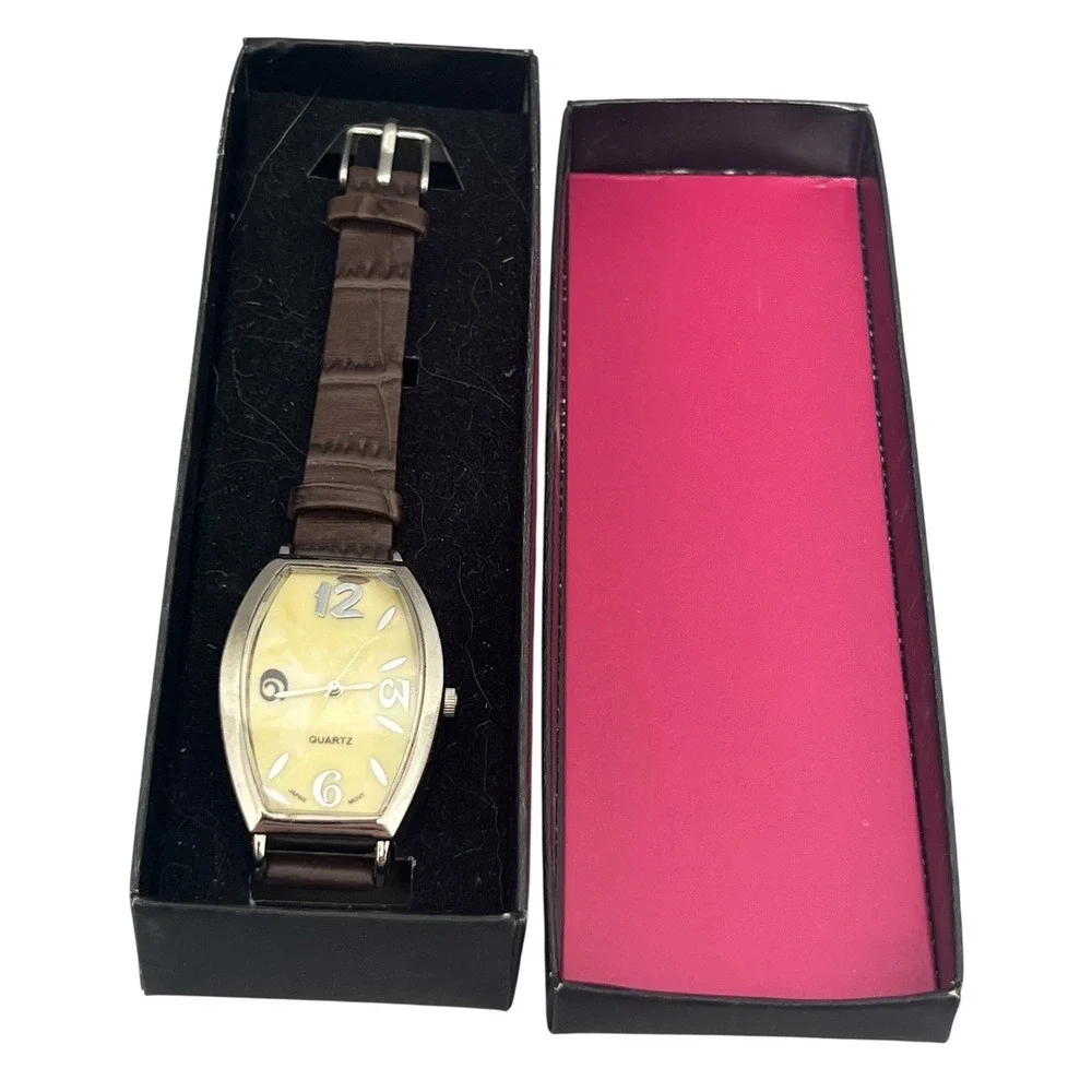 Elegant Quartz Wristwatch with Brown Faux Leather Band & Oval Case‎ - Untested