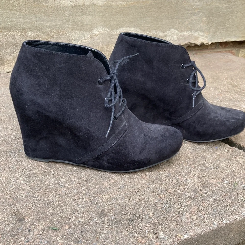 X-APPEAL‎ Black Suede Wedges “Flynn”