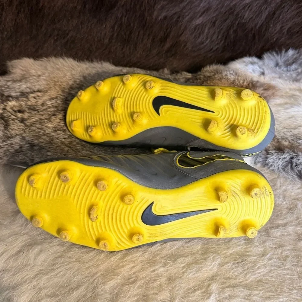 Nike gray athletic
