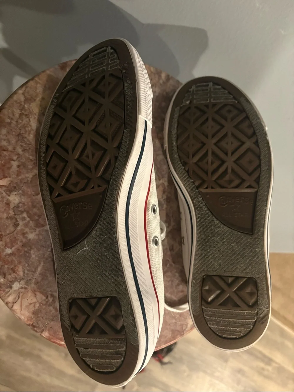 Converse low top