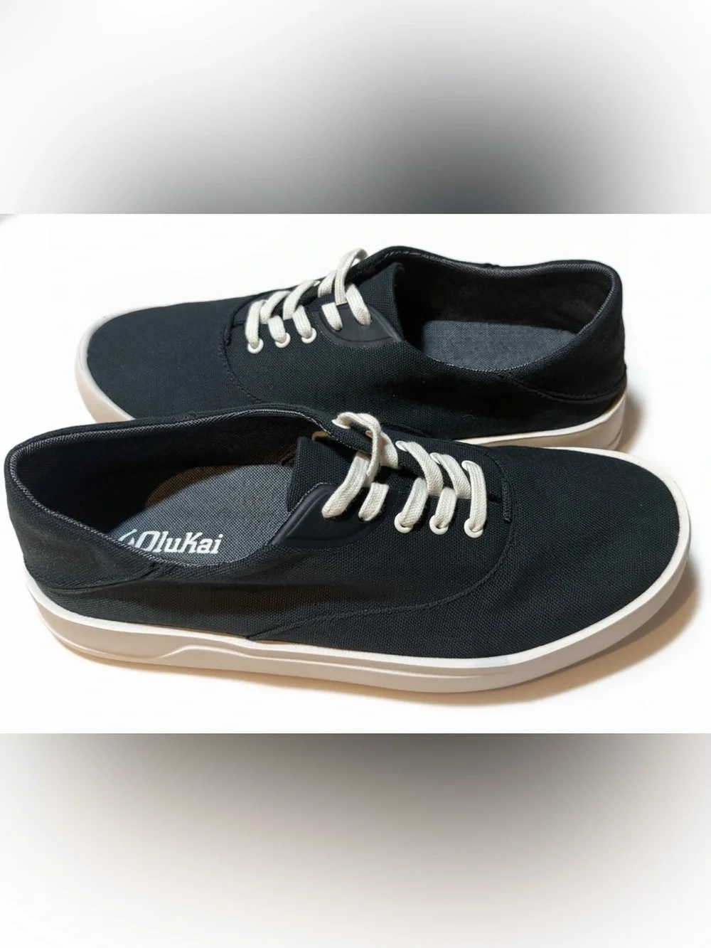 OluKai casual low