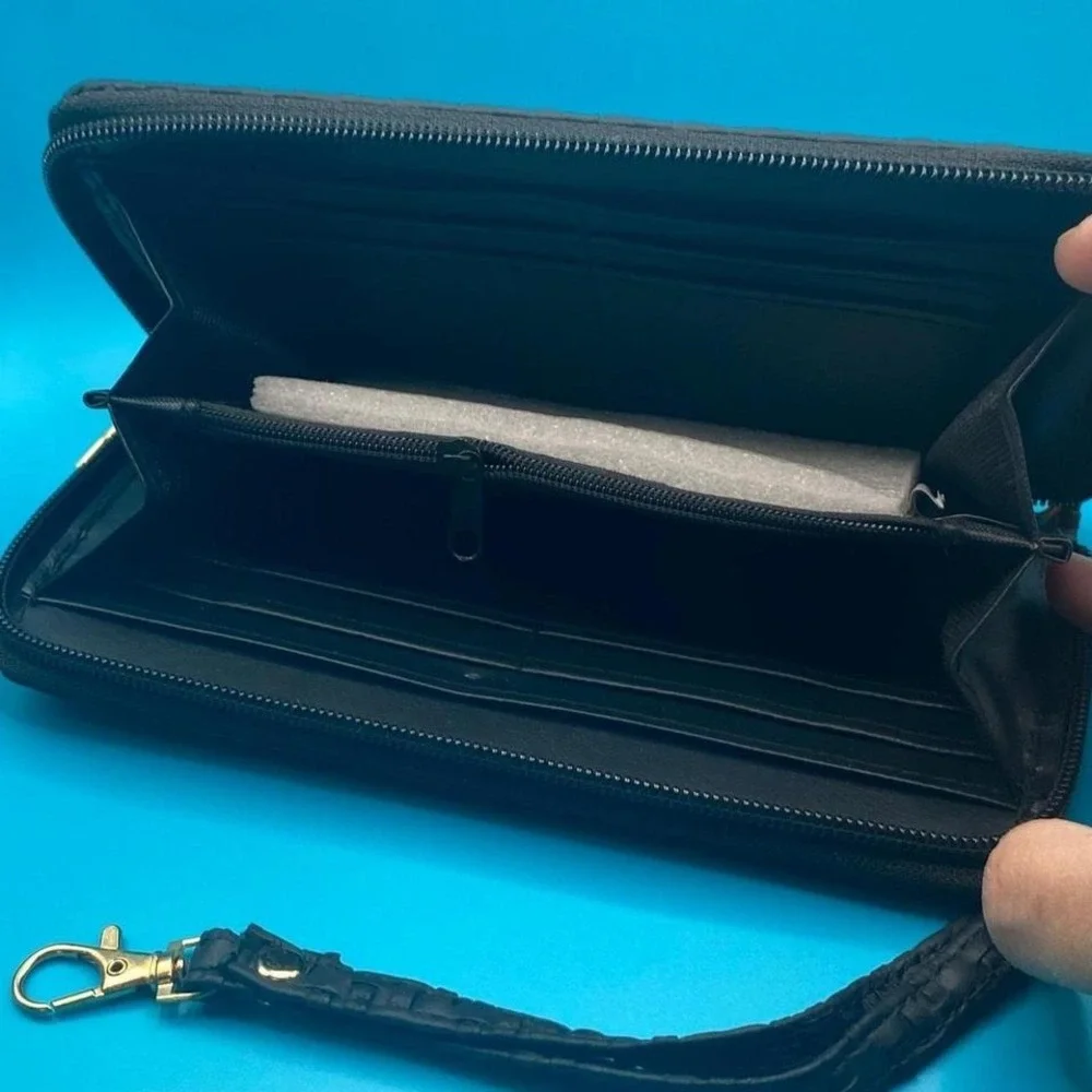 NEW NWT Black Full‎ Zippered Wallet Wristlet