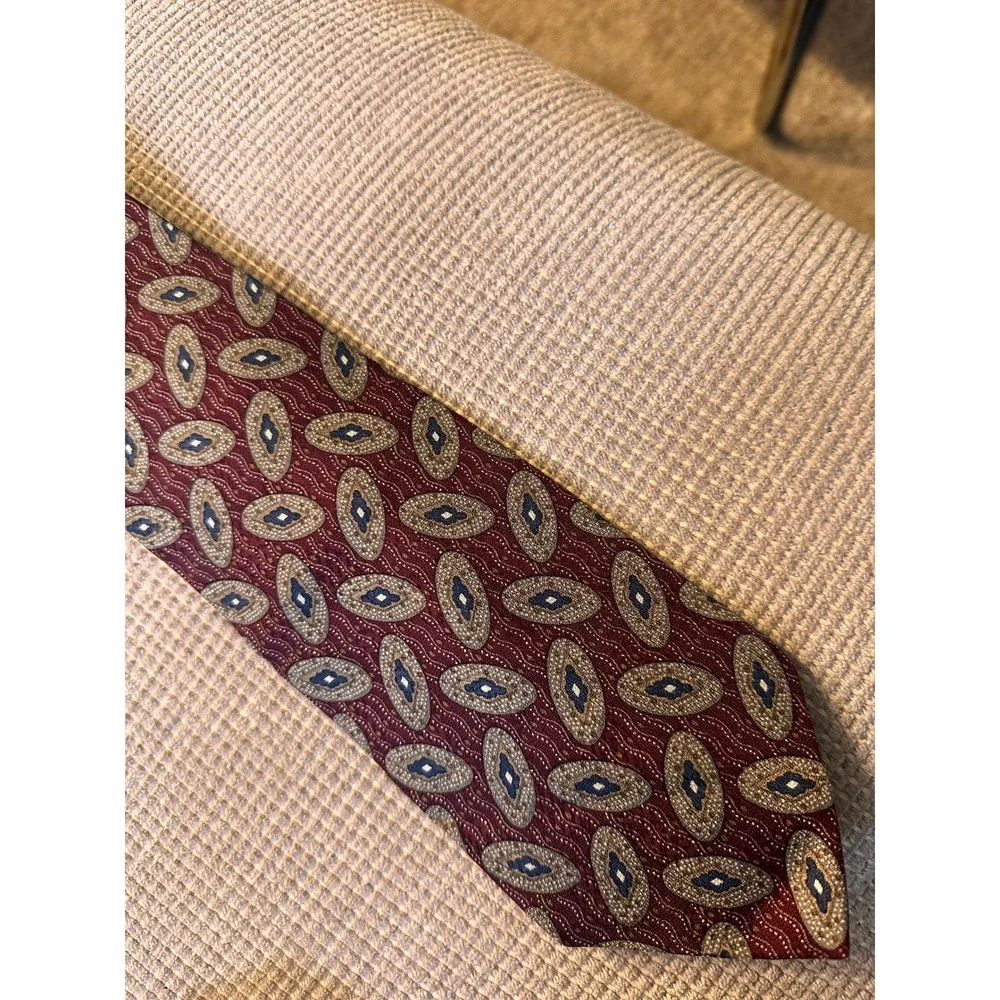 Fierté Mens Silk Tie Made in Italy Burgundy Tan‎ Oval Medallion Print