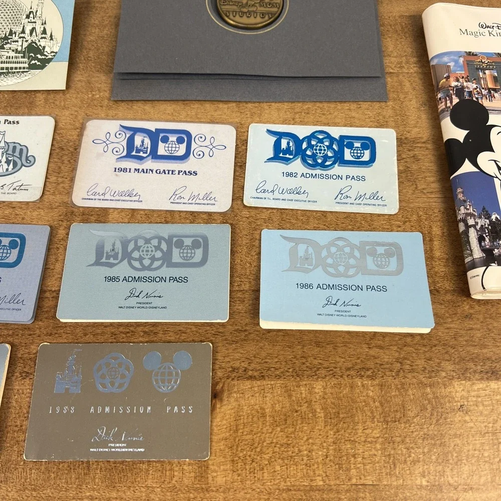 Vintage‎ Disneyland/Disney World Employee Cast Member Admission Pass & More!