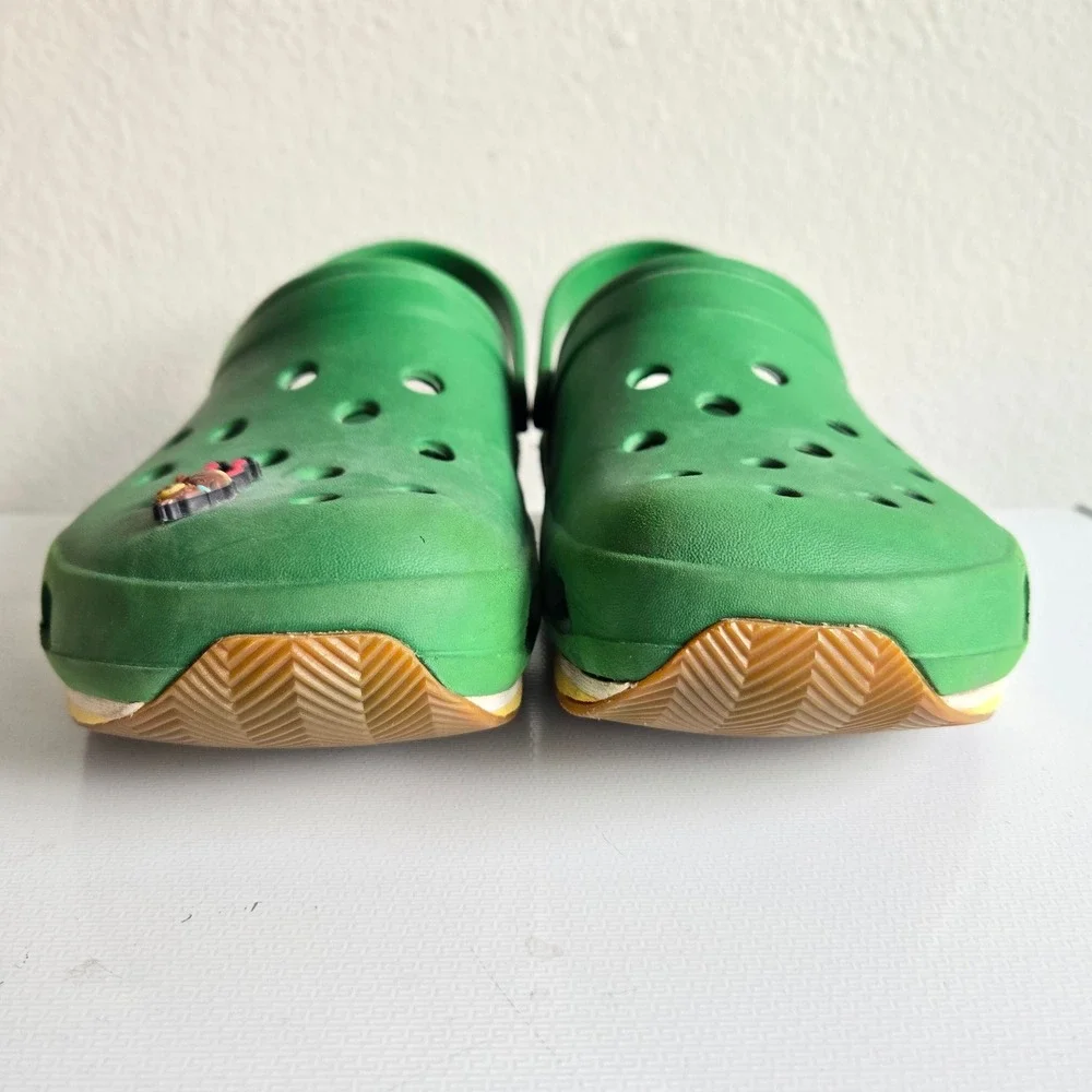 CROCS pre owned