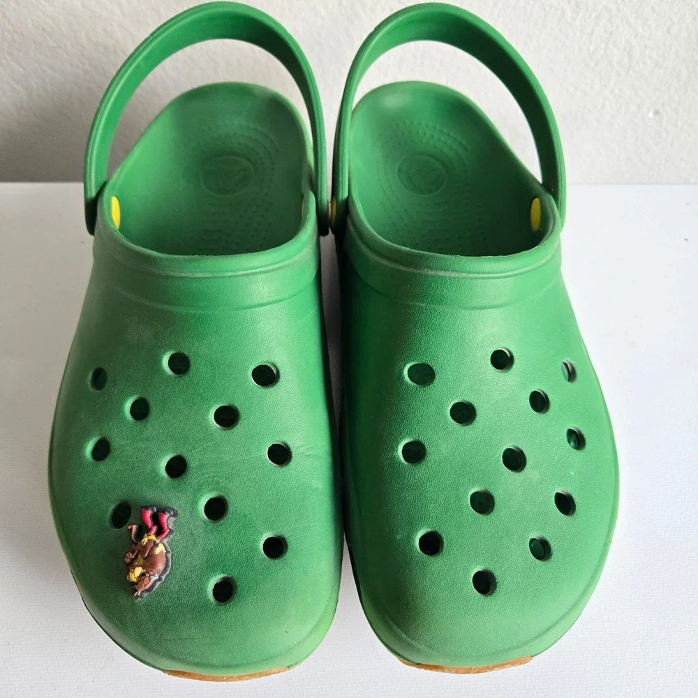 CROCS pre owned