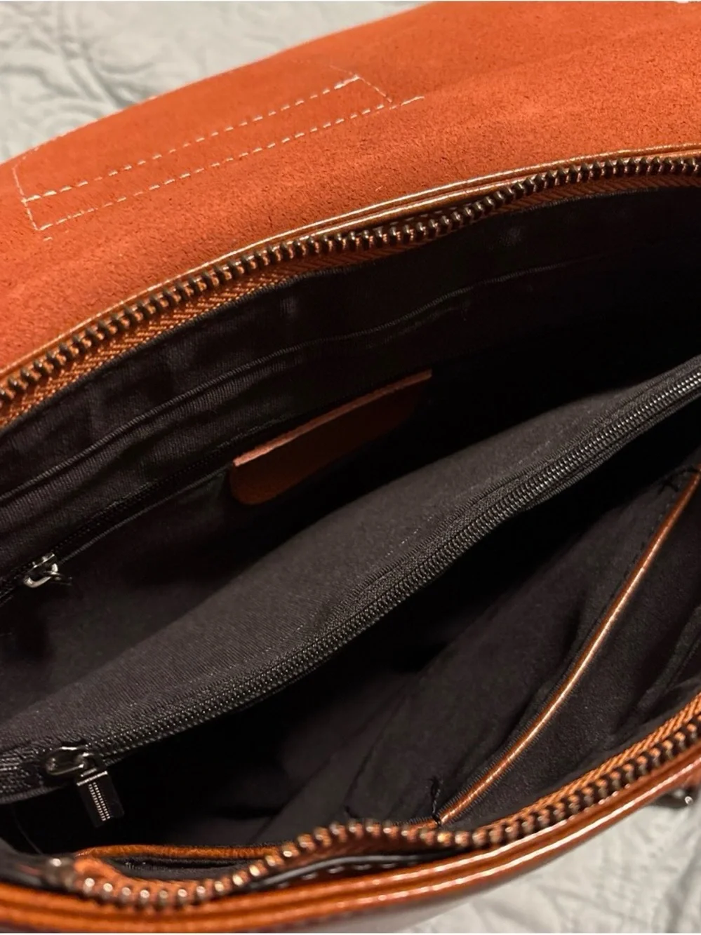 N/A features backpack