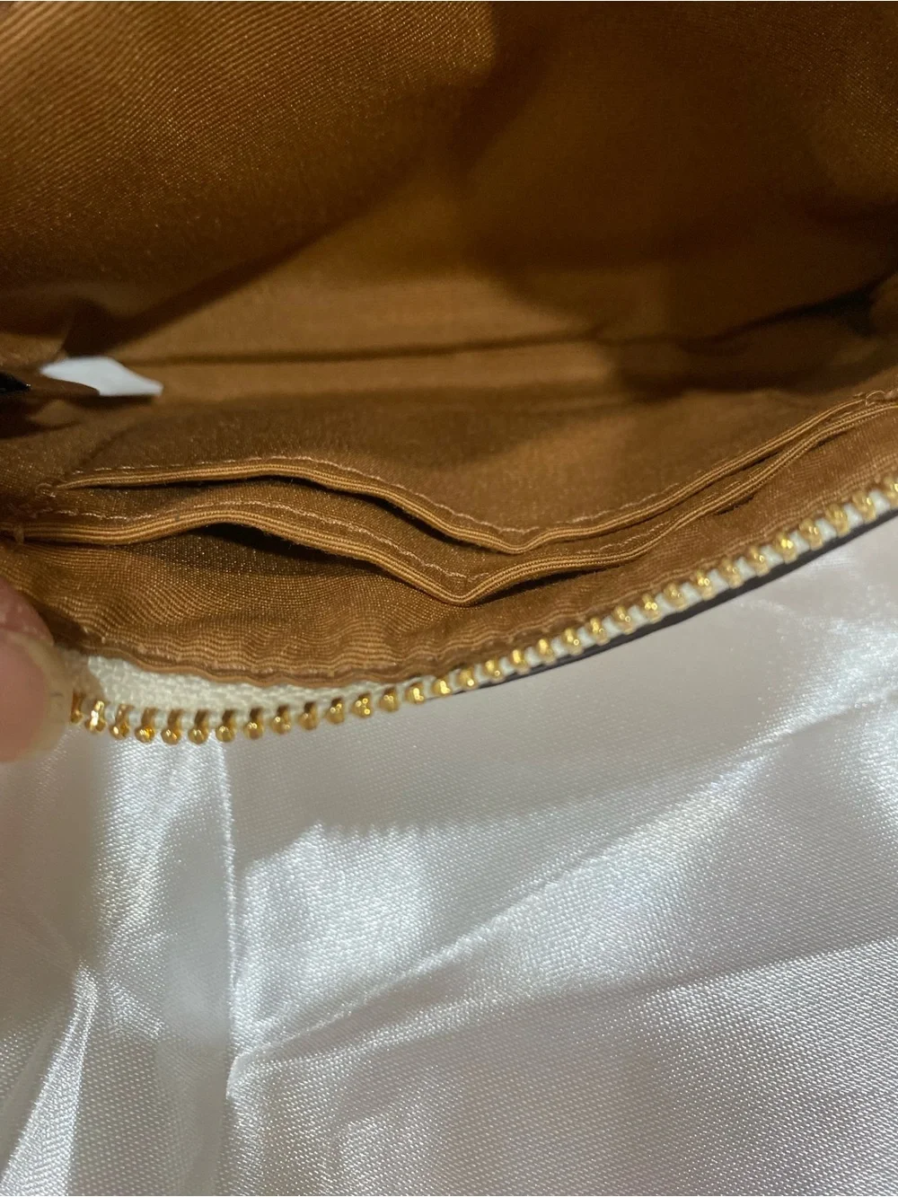 Coach wristlet white