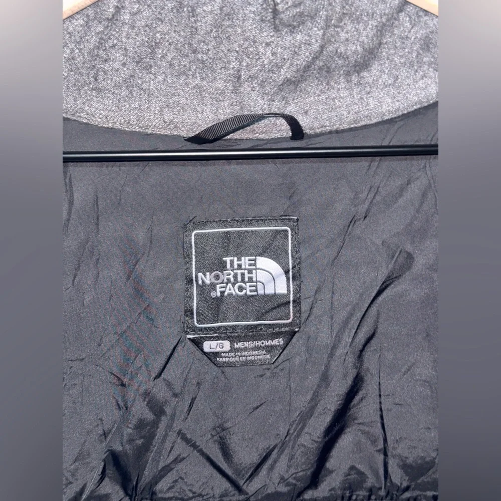 The North Face chest found signs