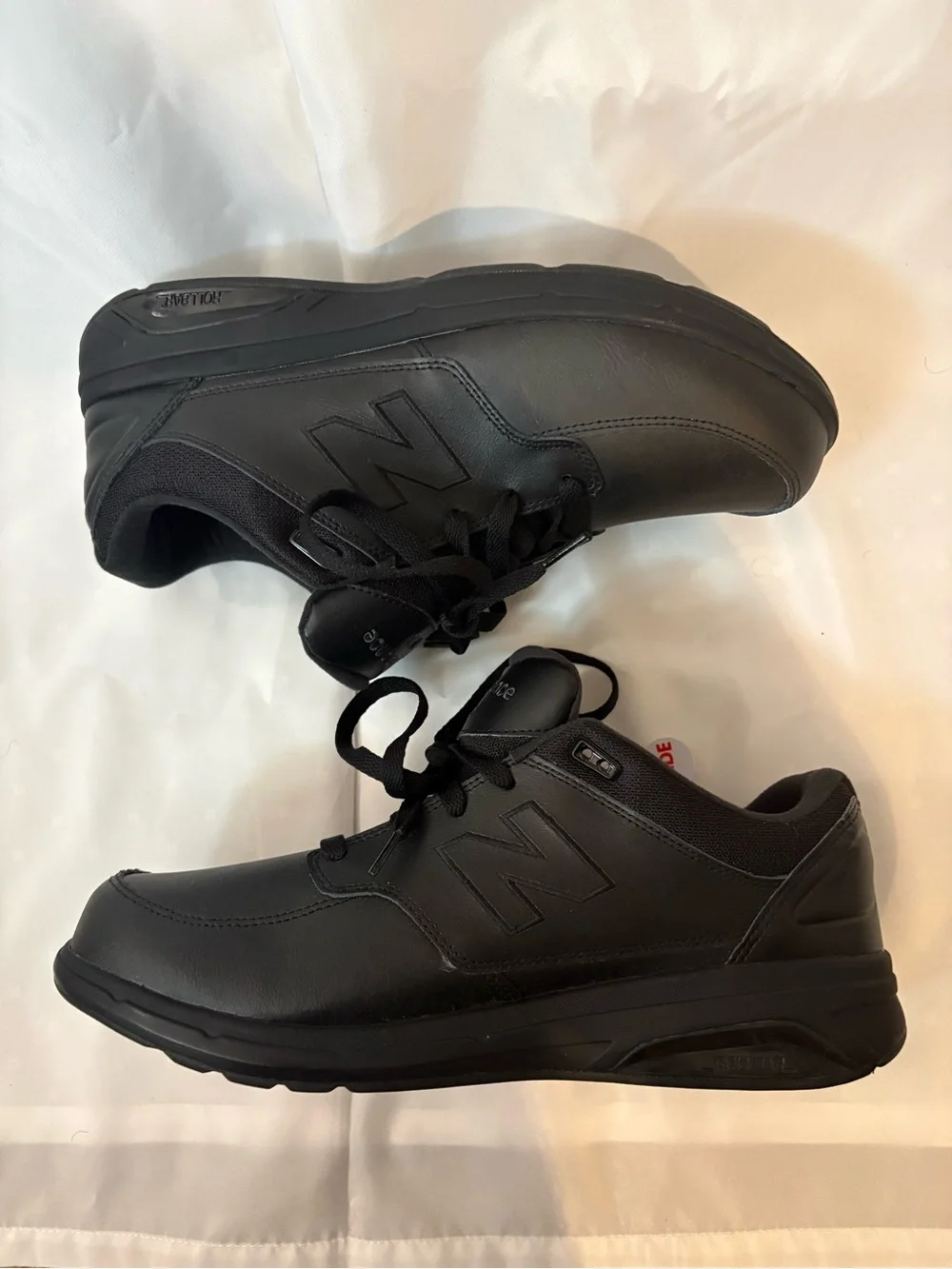 New Balance 813 Mens 10.5 MW813BK Black Leather Walking Shoes Sneakers 4E EEEE